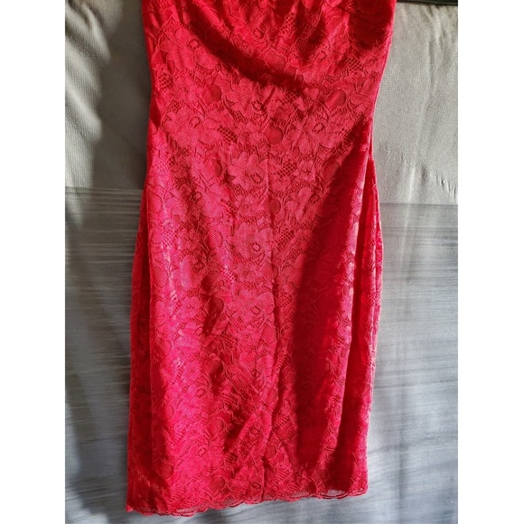 Red Formal Lace Dress - Picture 4 of 8